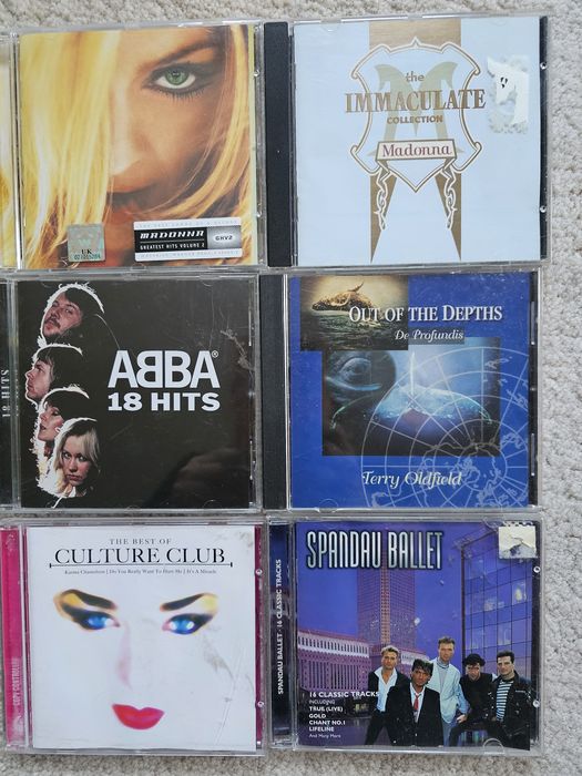 Оригинални компакт дискове от лична колекция