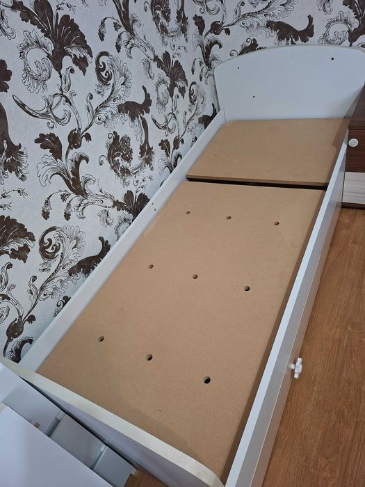 Подарявам легло с шкаф