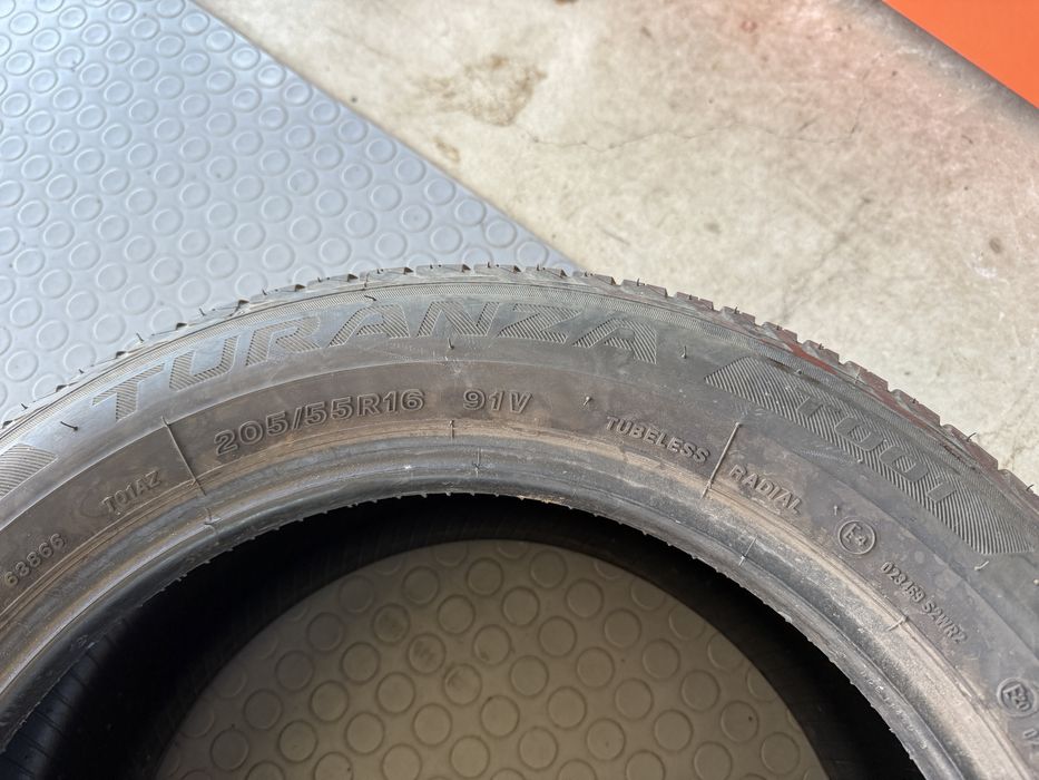 2бр. Летни Гуми 205/55R/16 -BRIDGESTONE-DOT:0415-5.7мм *60лв Комплект*