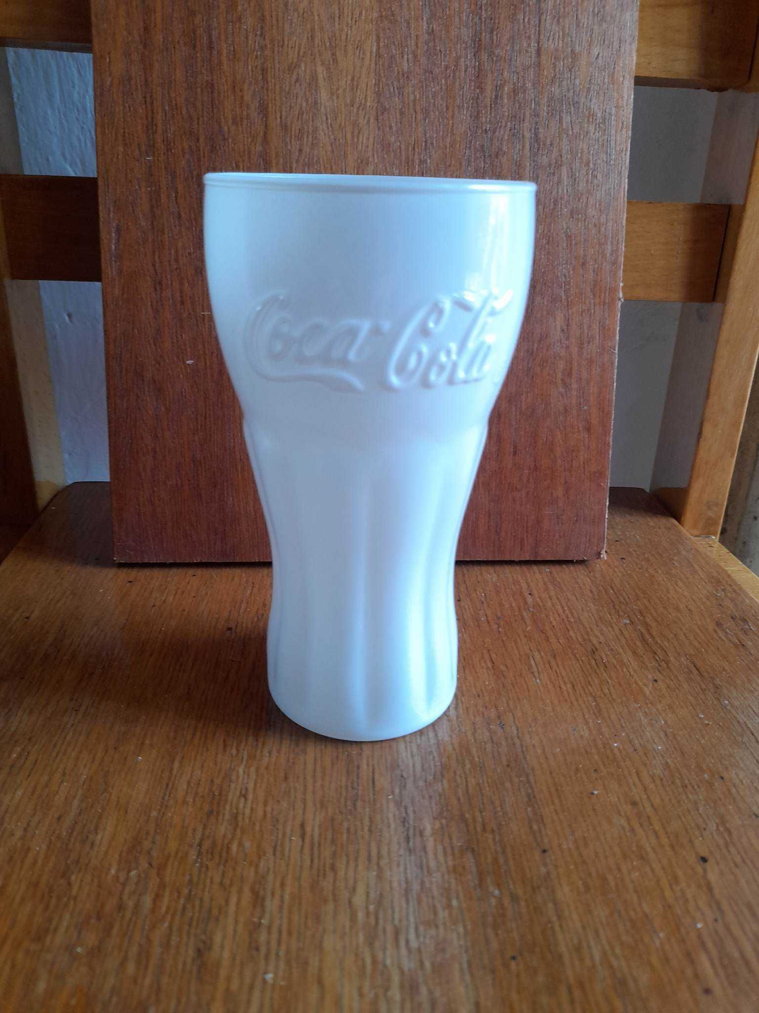 Чисто нови чаши Coca-Cola