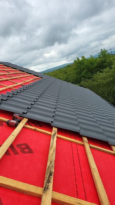 Acoperisuri complete meseriasi acoperis montatori profi reparații urge