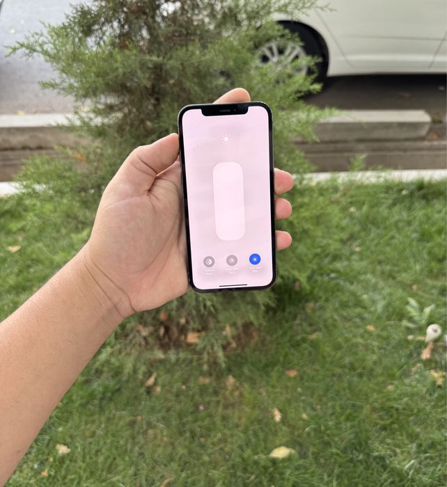 Iphone 12 Pro Xolat yaxsh Ekran radnoy yomkst 74 hama joyi ishlidi