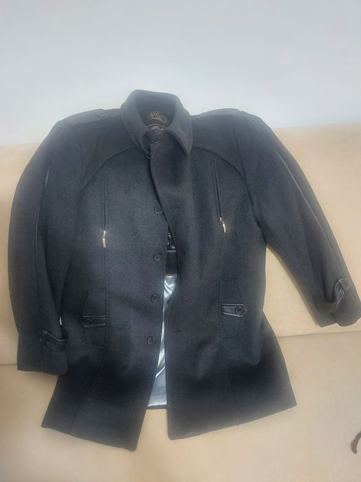 Palton bărbătesc clasic elegant din lana și inserții de piele