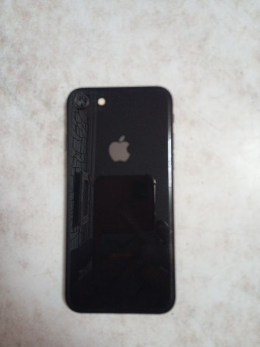 Продам 8 Айфон..