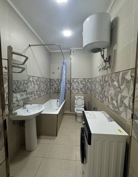 Срочно продаётся квартира Метро Мирзо Улугбек 10-квартил новастиройка