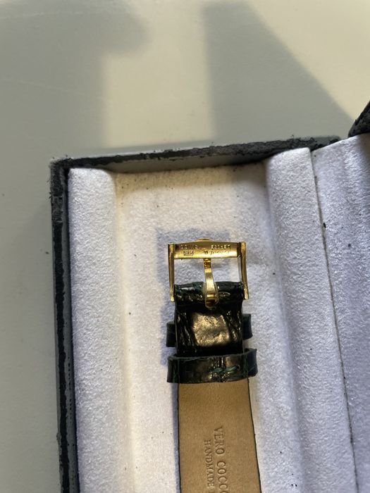 Omega Constellation aur 18 k automatic accept crypto