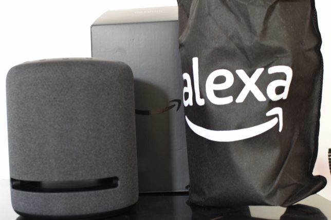 Vand Boxa inteligenta Amazon Echo sunet 3D si Alexa