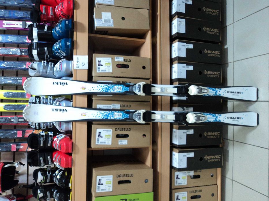 Не новые дамские лыжи VOLKL Essenza Aurena, 153 см+кр MARKER Essenza