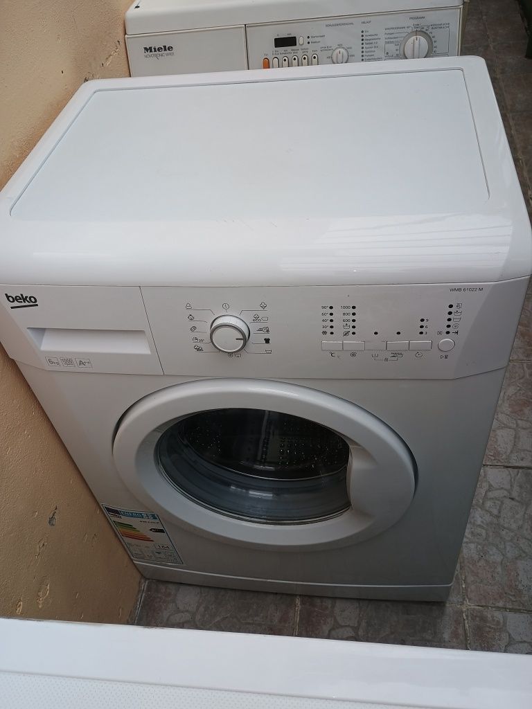 Mașină de spălat rufe constructa77