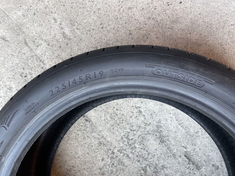 4 anvelope de vara 225/45/19 Dunlop