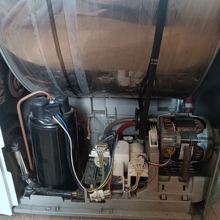 Продавам сушилня AEG Lavatherm 7kg НА или За части