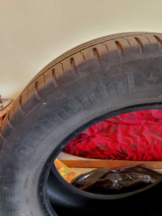 Летни гуми 4бр. Continental 215/60/17 DOT 18/17 , 5-6мм. грайфер.