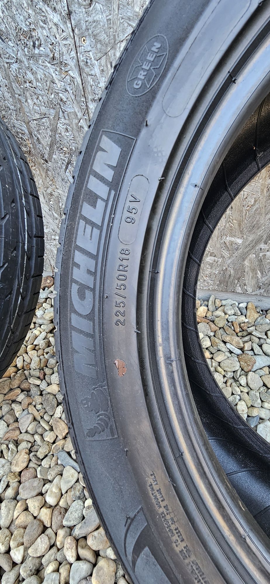 Anvelopa Bridgestone 225/55 R18 98V Michelin 225/50 R18 95V