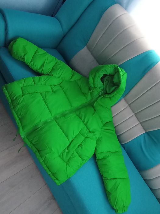 Vând geacă verde h&m