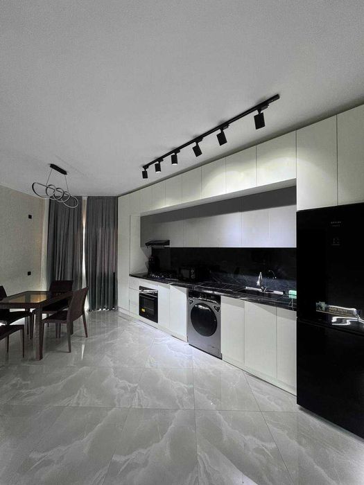 Просторная 2/3-комнатная в ЖК «Иззат» — свежий ремонт, всё остаётся!