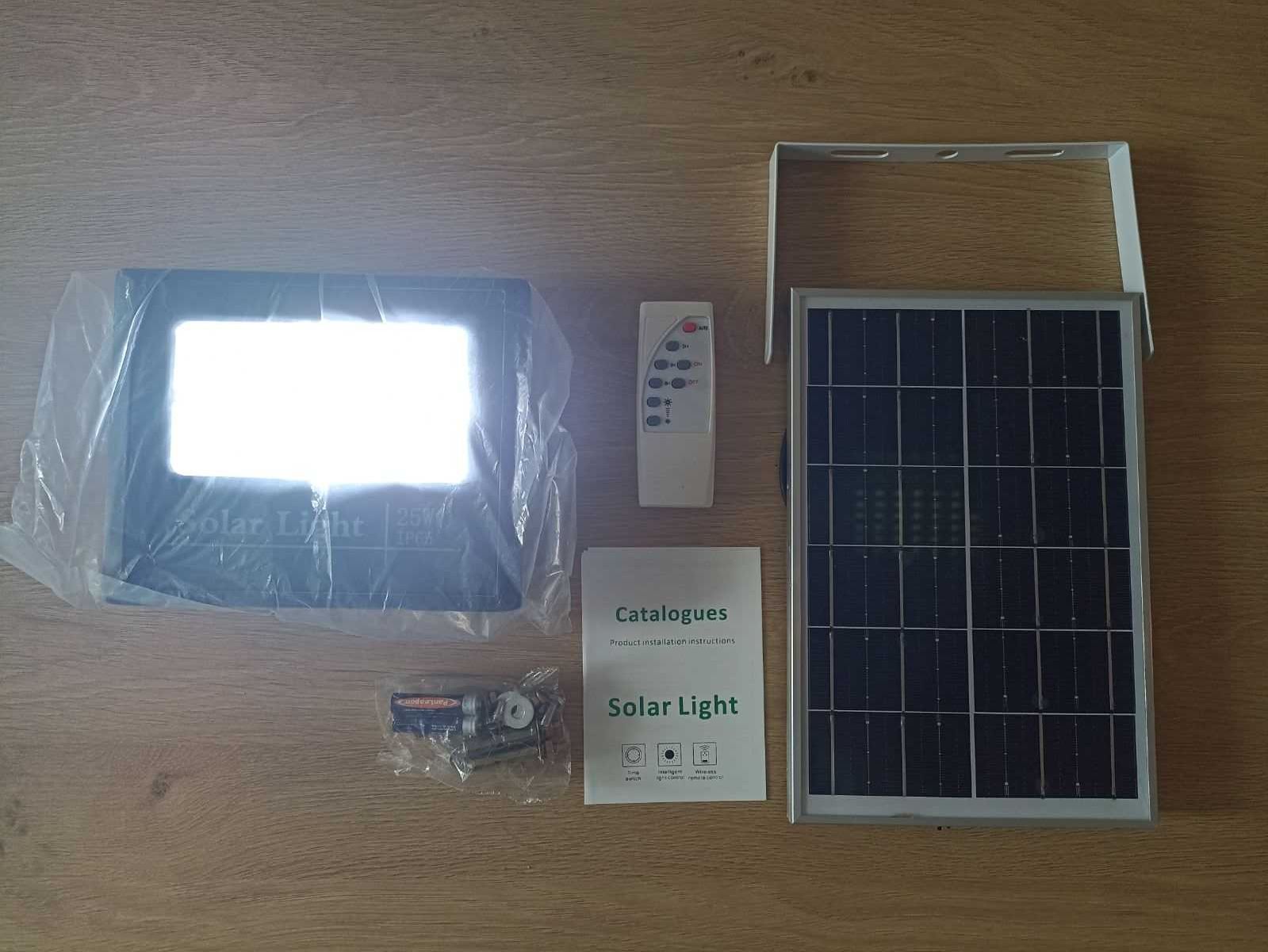 Соларни LED Прожектори С 2 Години Гаранция