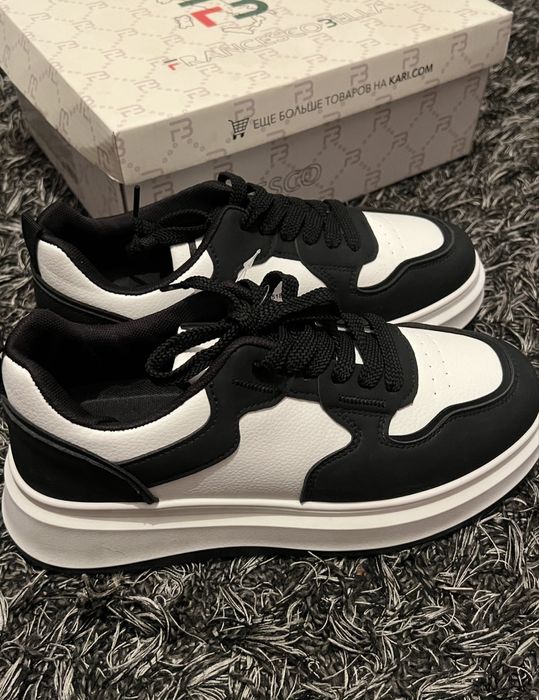 Новые стильные кроссовки топ качество по выгодной цене. Размер: 39