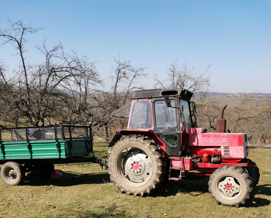 Vand Tractor Belarus cu remorca