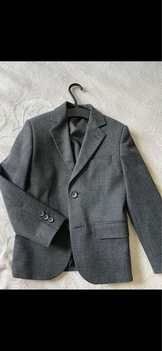 Пиджак + брюки ( серого цвета)