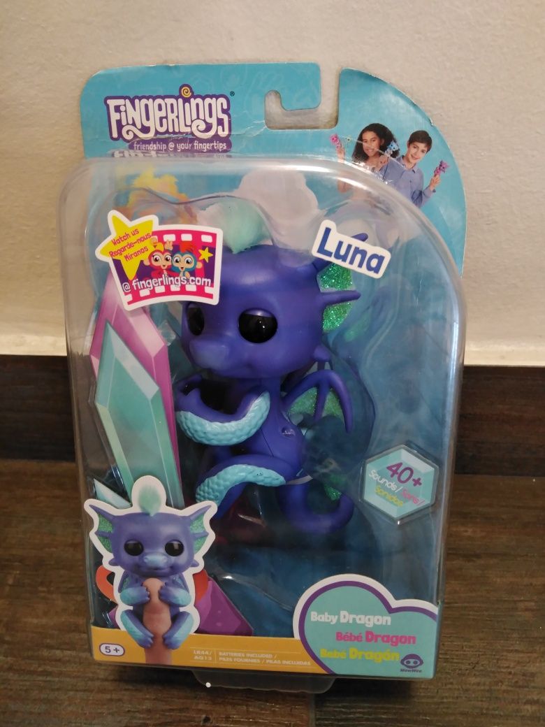 Figurina interactiva Fingerlings - Luna Baby Dragon