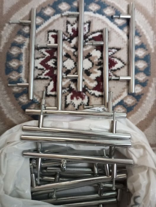 Металические ручки.