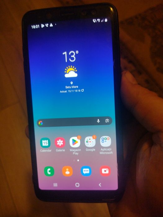 Vand sau schimb cu alt tel samsung a8 cu folie