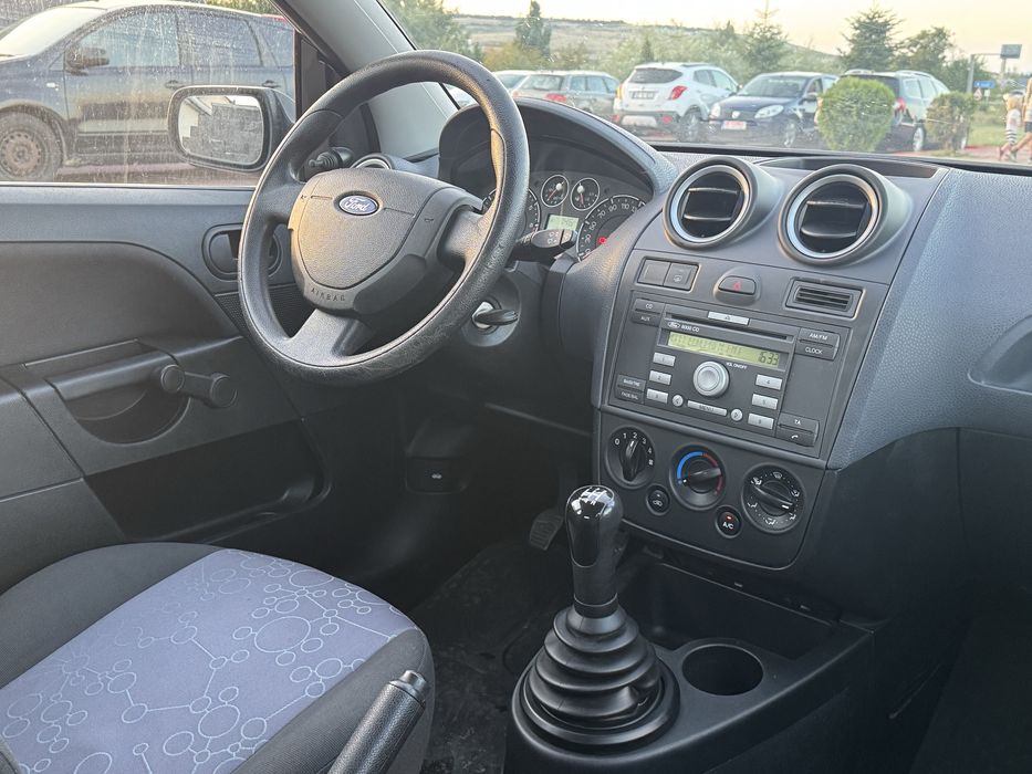 Vând Ford Fiesta Motor 1.3 Benzină 69 CP E4 132000 Km Import Germania