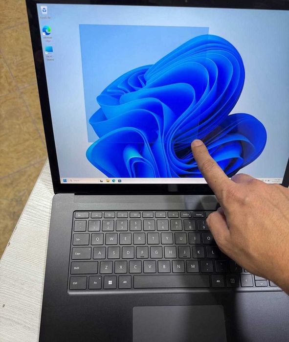 Surface Laptop 4 Black 15” 2,5K IPS сенсор Amd Ryzen 7 16GB/512GB NVMe