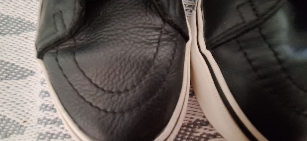 Bascheti Vans dama,piele,nr 38,5 45 lei