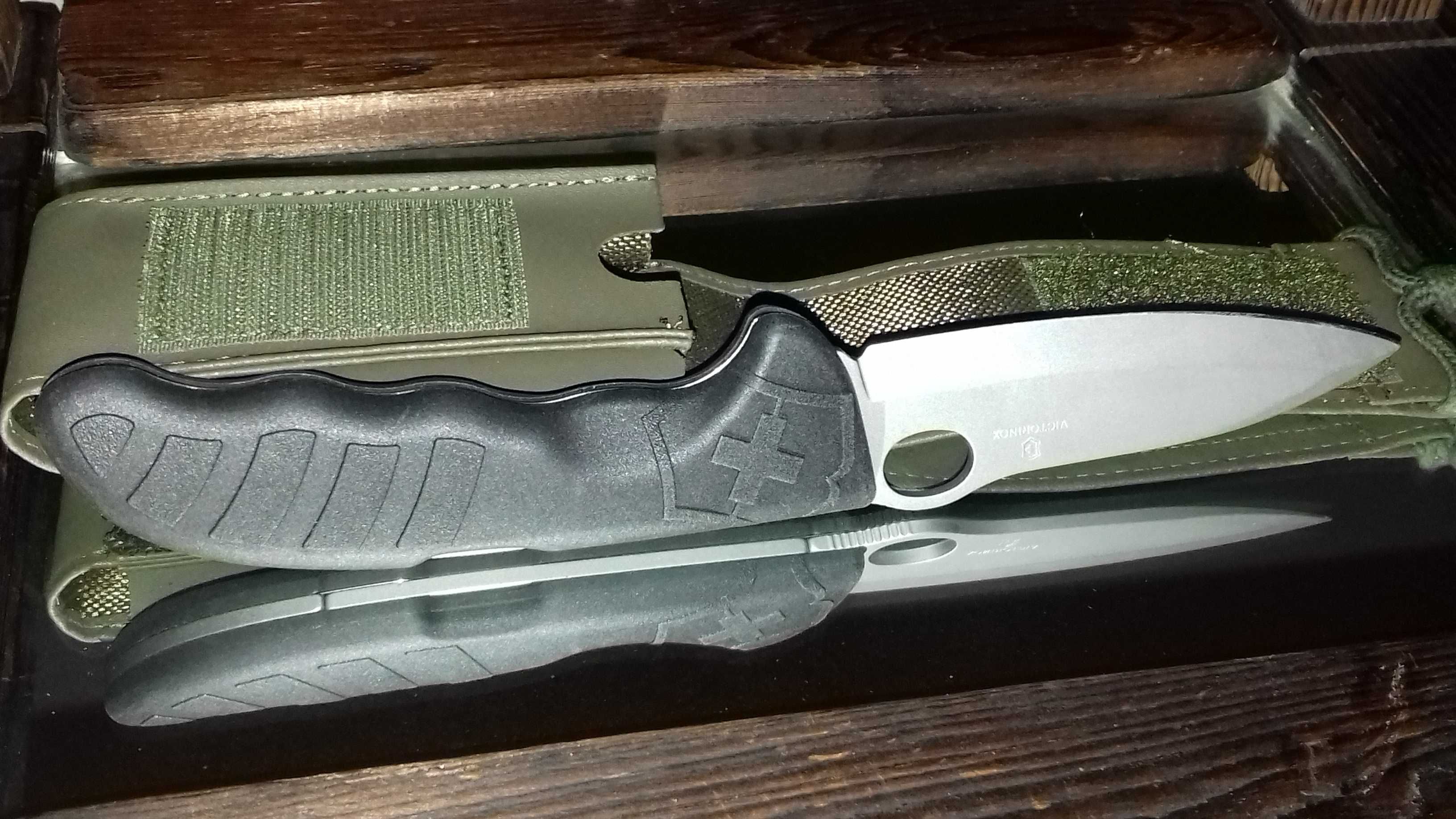 Ловен нож Victorinox Hunter PRO M с калъф Victorinox