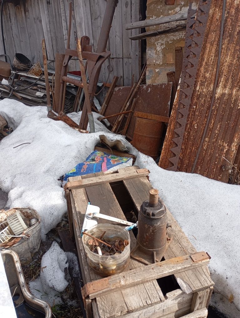 Продам разные металлы.