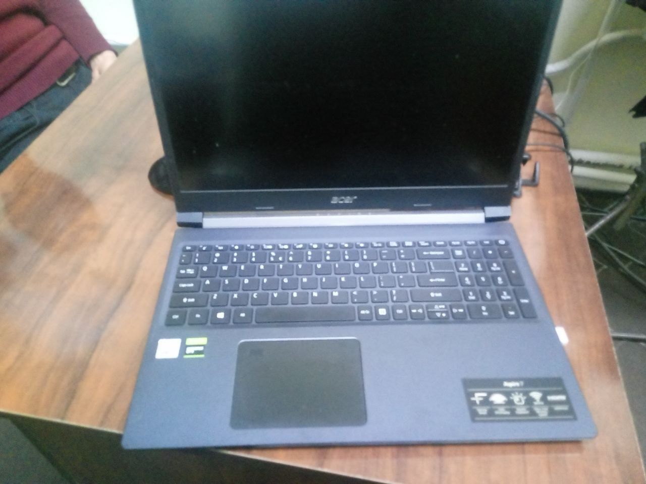 Acer 7 Noutbuk sotiladi