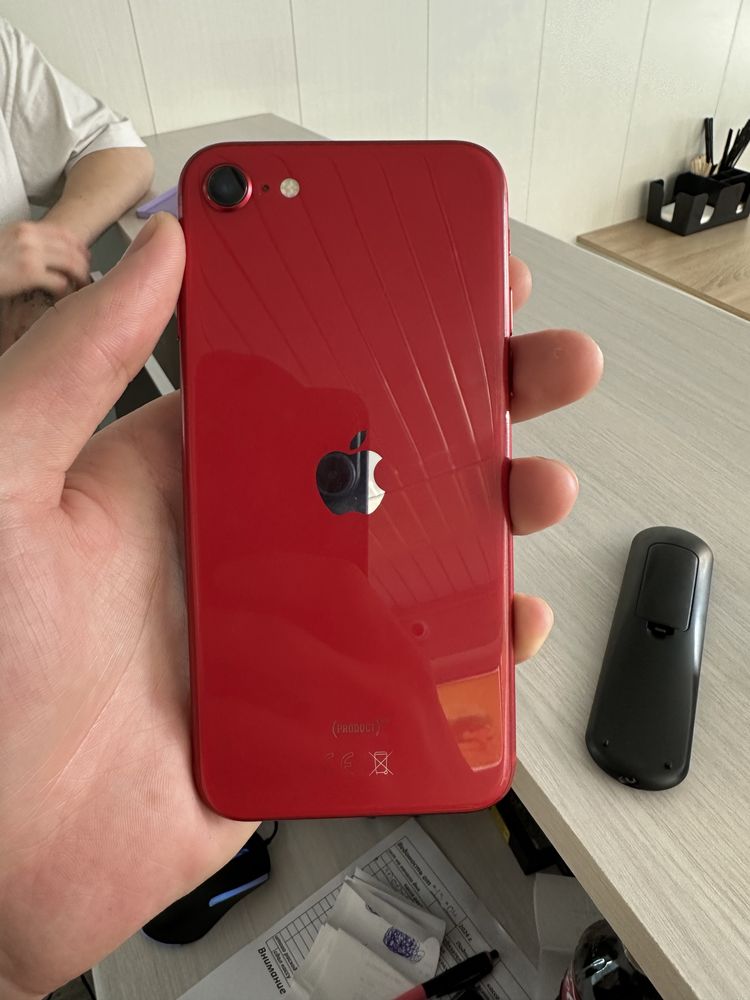 Продам iPhone SE + Huawei 60000тг