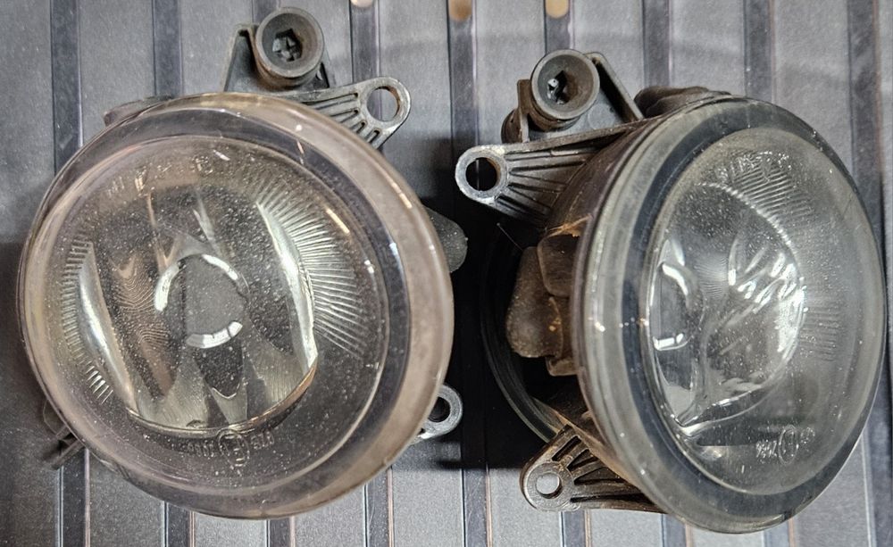 Set faruri originale bixenon audi tt mk2 8J coduri :  8J0941004D 8J094