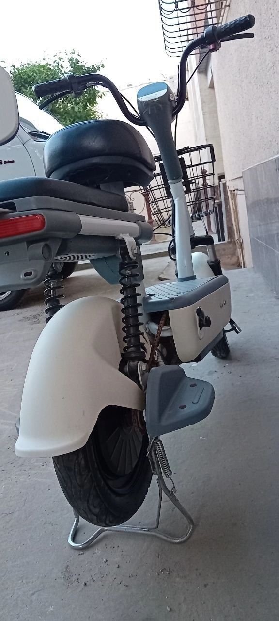 Elektro skuter sotiladi