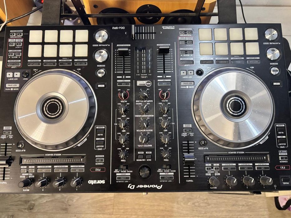 Vând consola Pioneer ddj sr2