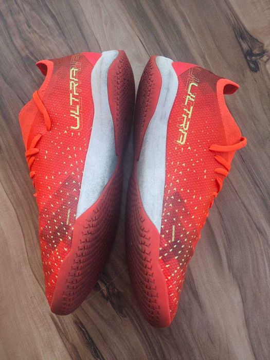 Футбольные кроссовки puma ultra для футзала оригинал