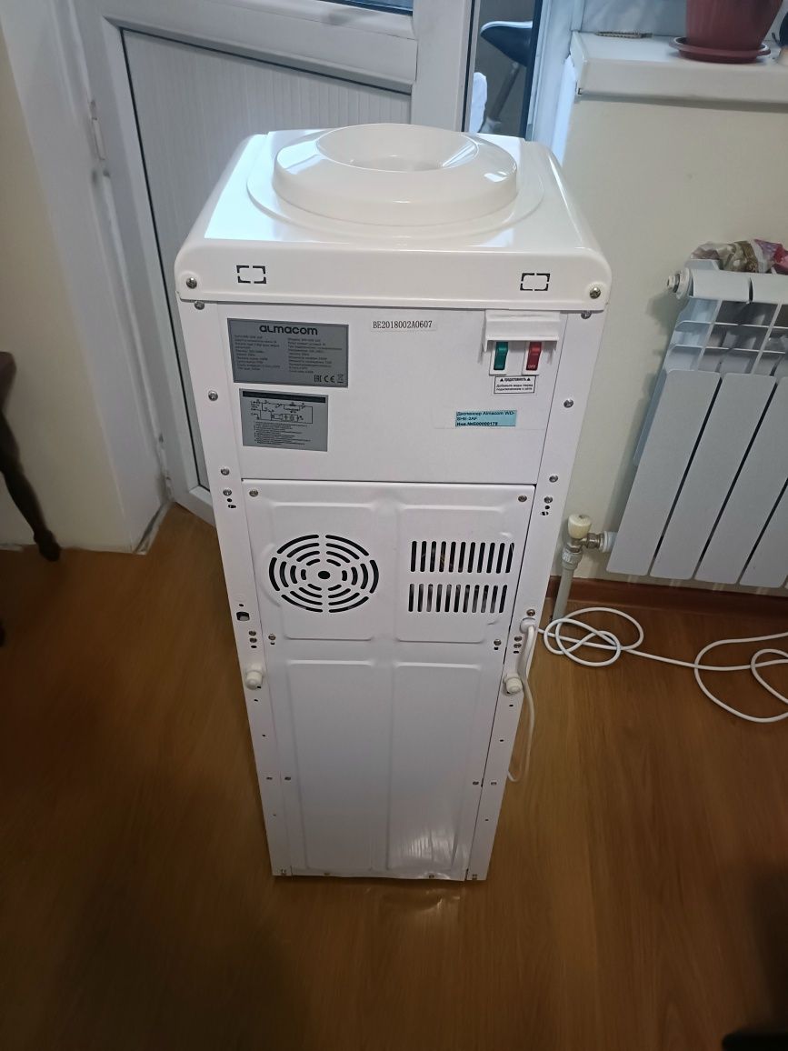 Кулер для воды Almacom