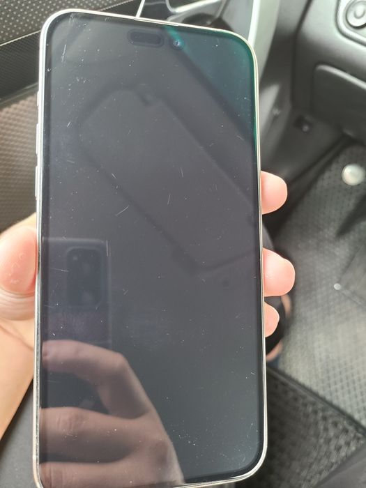 I phone 15 pro max sotiladi J/A 256 . 88%