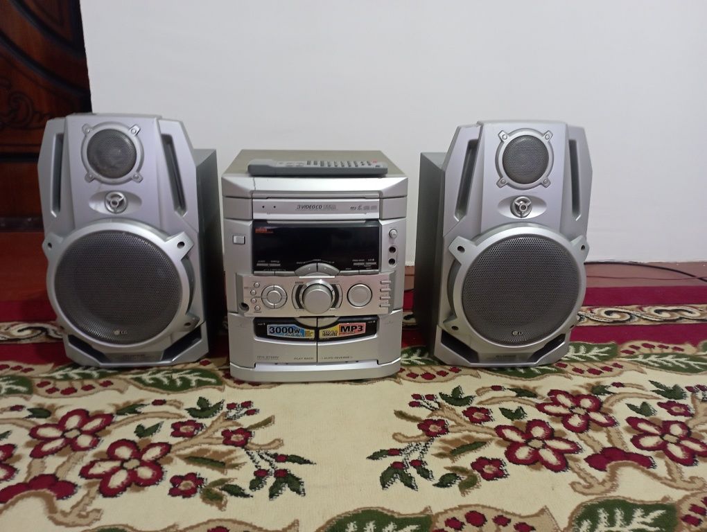 Muzikalni sentr LG 3000 w sotiladi