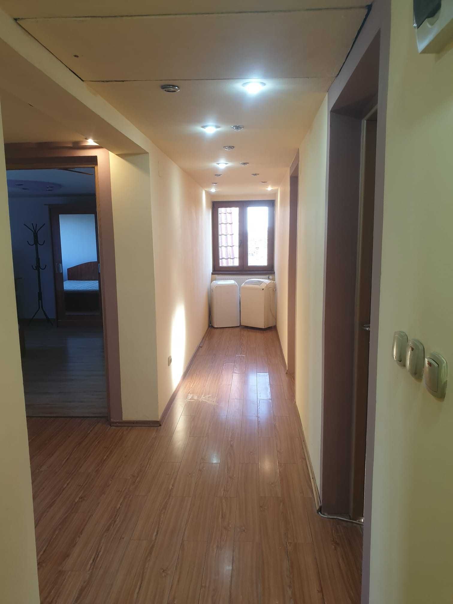 Inchiriez apartament in vila, chisoda