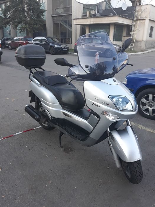 Vând Scuter Yamaha versity