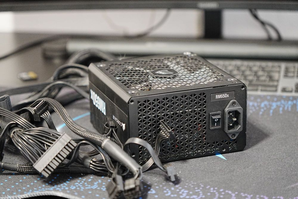 Sursa modulara Corsair RM650X