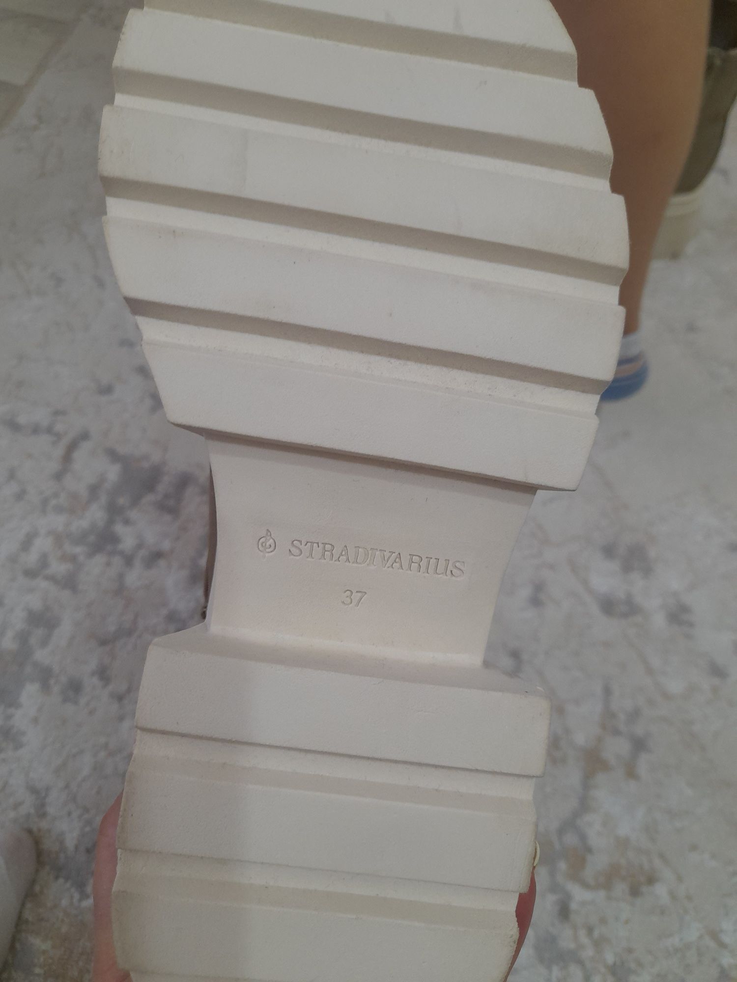 Продам  сапоги модные