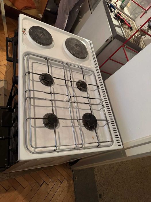 печка с 4 газови котлона и ел. печка с грил за пиле