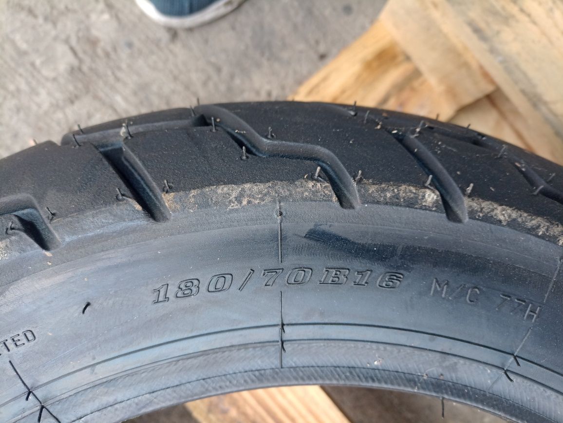 O anvelopa NOUA Dunlop 180/70 B16 dot 1619