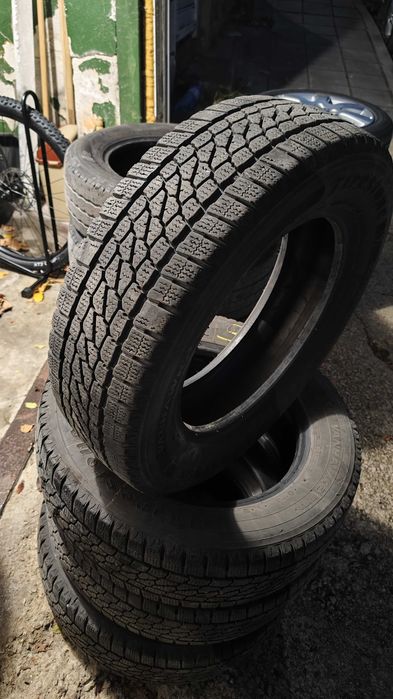 Зимни гуми за бус 205/65/16