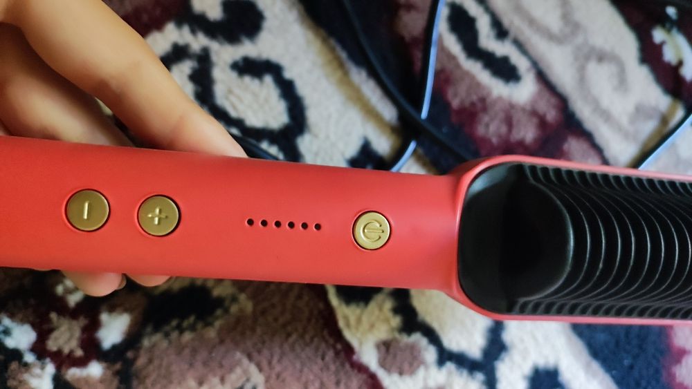 Soch tekislagich taroq Щётка-выпрямитель нового поколения