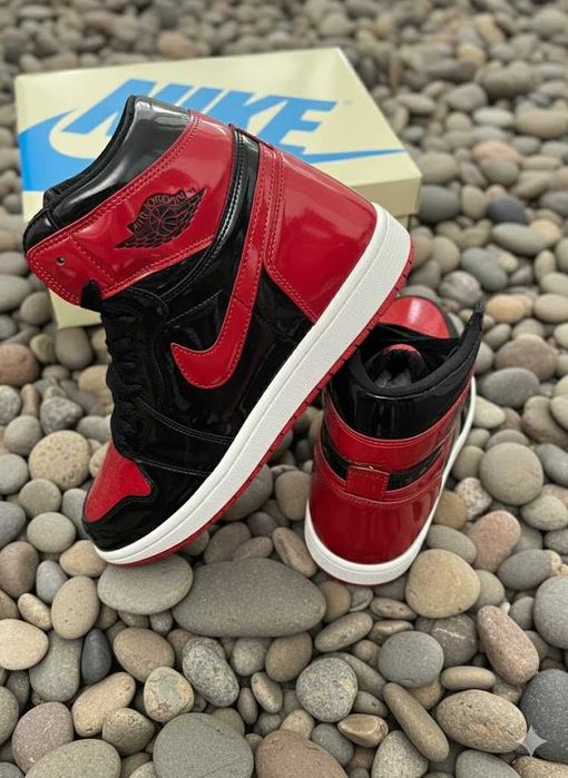 JORDAN 1 High Patent Bred