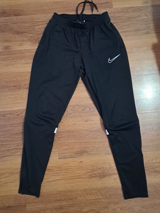 Анцуг Nike размер S